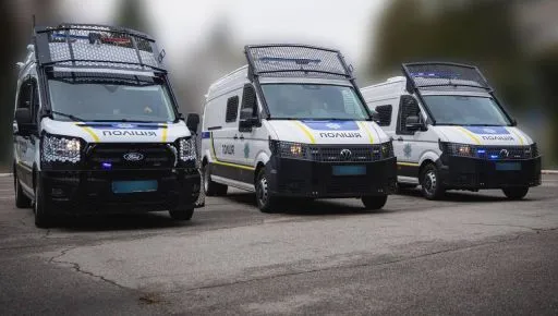 На Харківщині поліція отримала шість авто для оперативних груп і спецполку