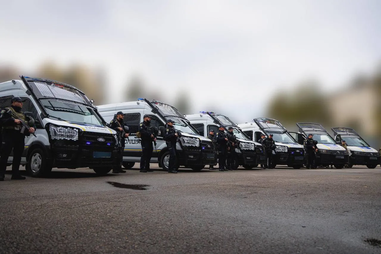 На Харківщині поліція отримала шість авто для оперативних груп і спецполку